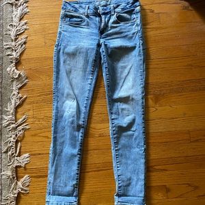 American eagle light wash super stretch jeans